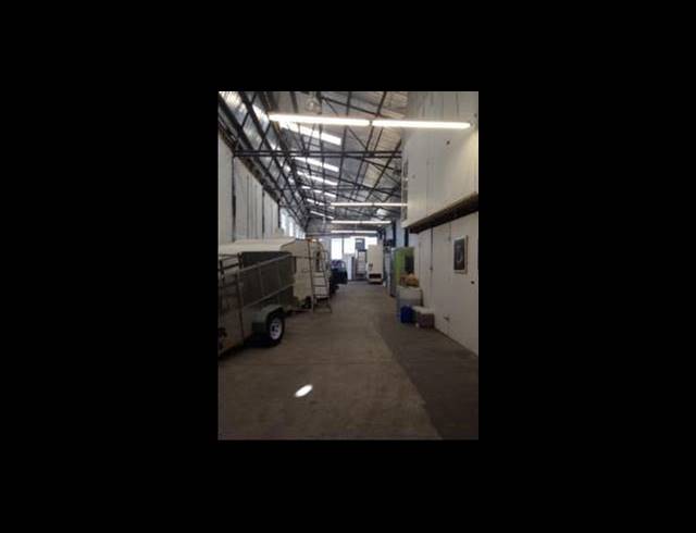 298M² FACTORY TO LET IN WOODSTOCK